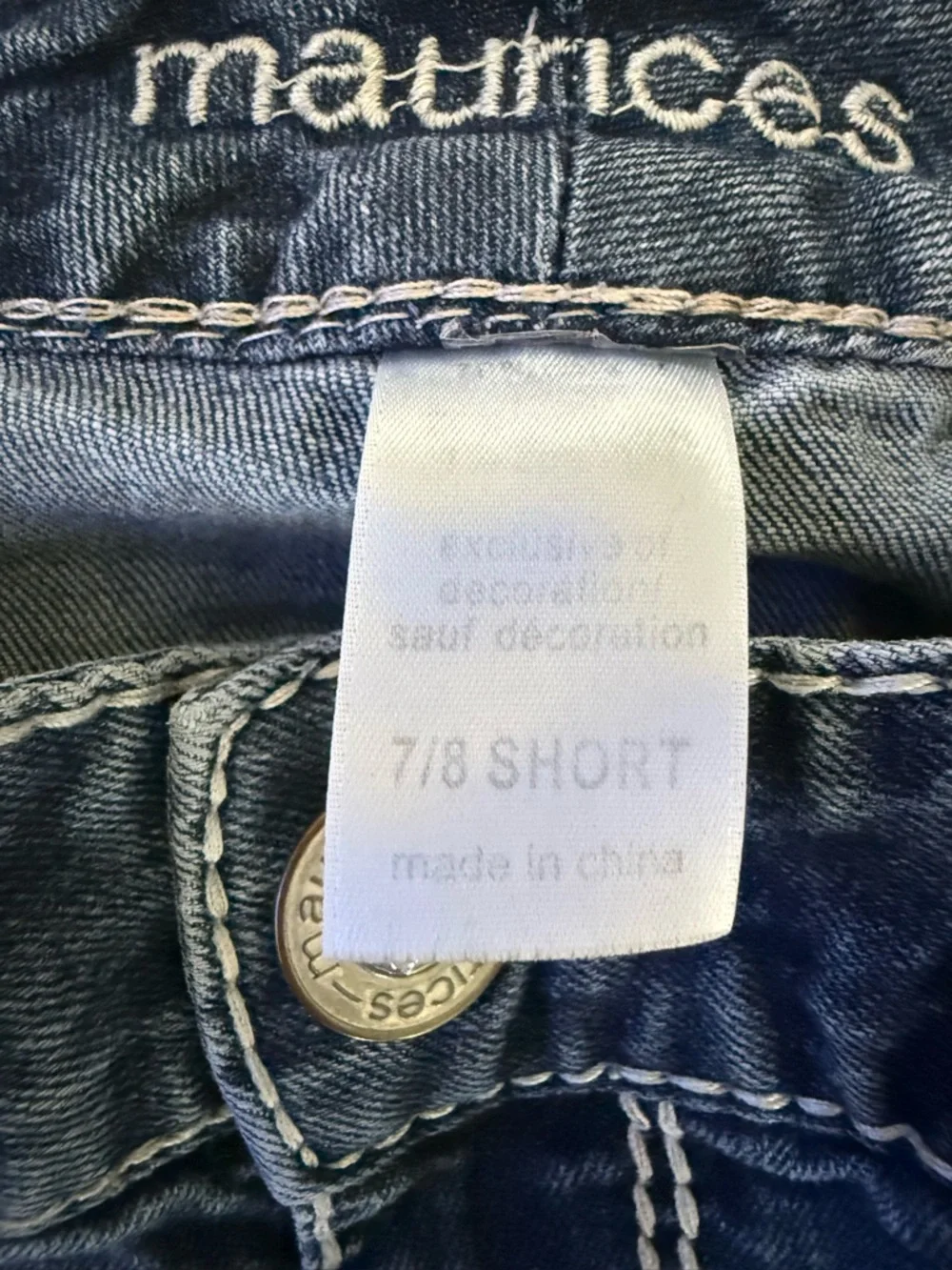 Maurices Women’s Dark Blue Flare Jeans with Rhinestone Details, Size 7/8 Short - Picture 3 of 9